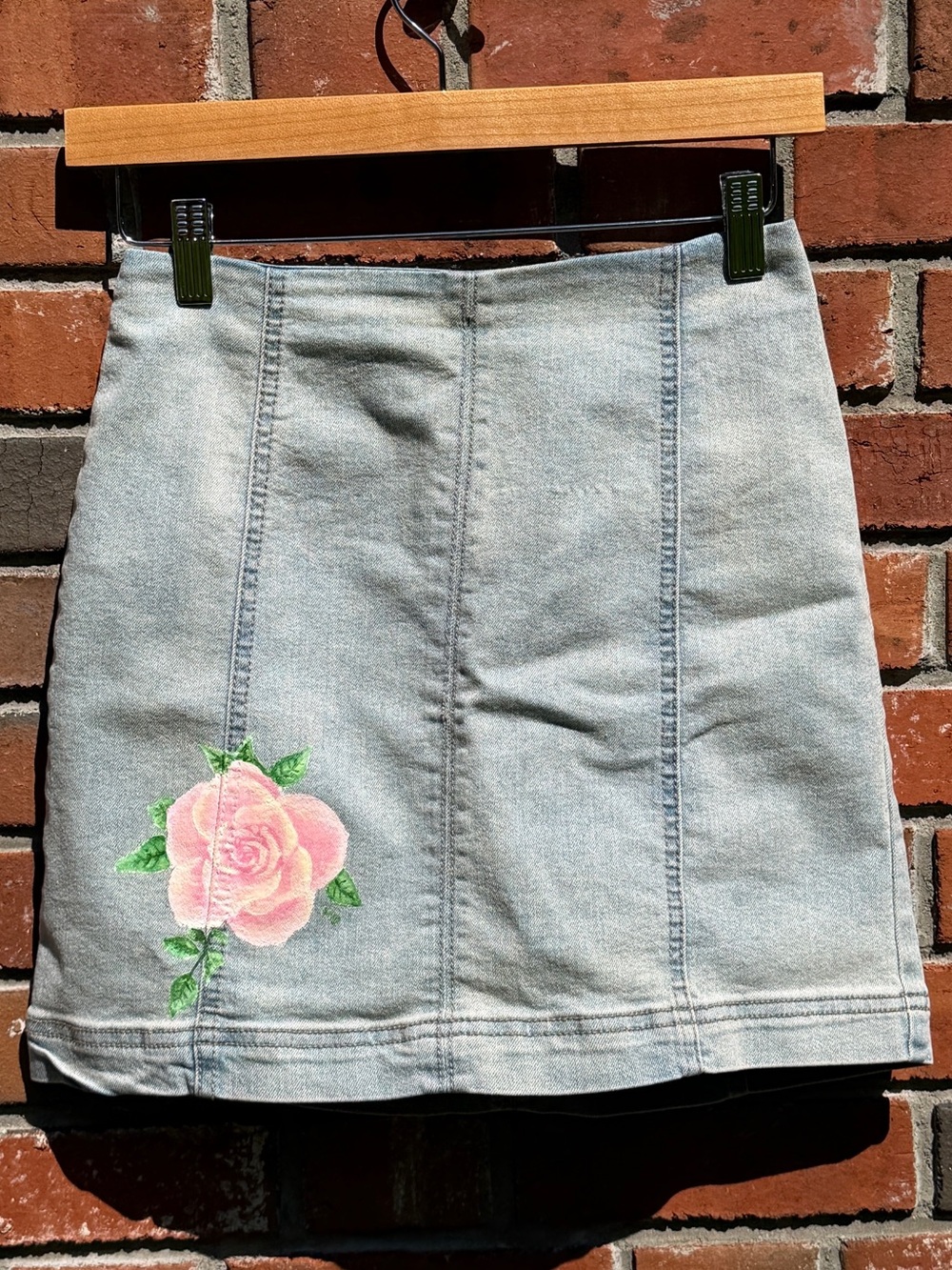 Wild Fable Hand Painted Pink Rose Floral Light Wash Jean Mini Skirt Size 0